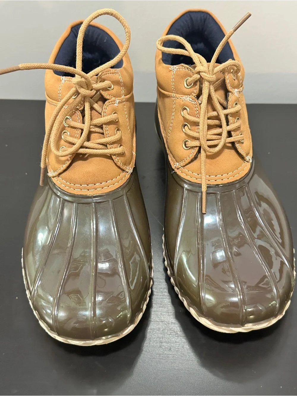 Tommy Hilfiger Women’s Duck Boots Size 7M Tan Brown Water Resistant Rain Shoes